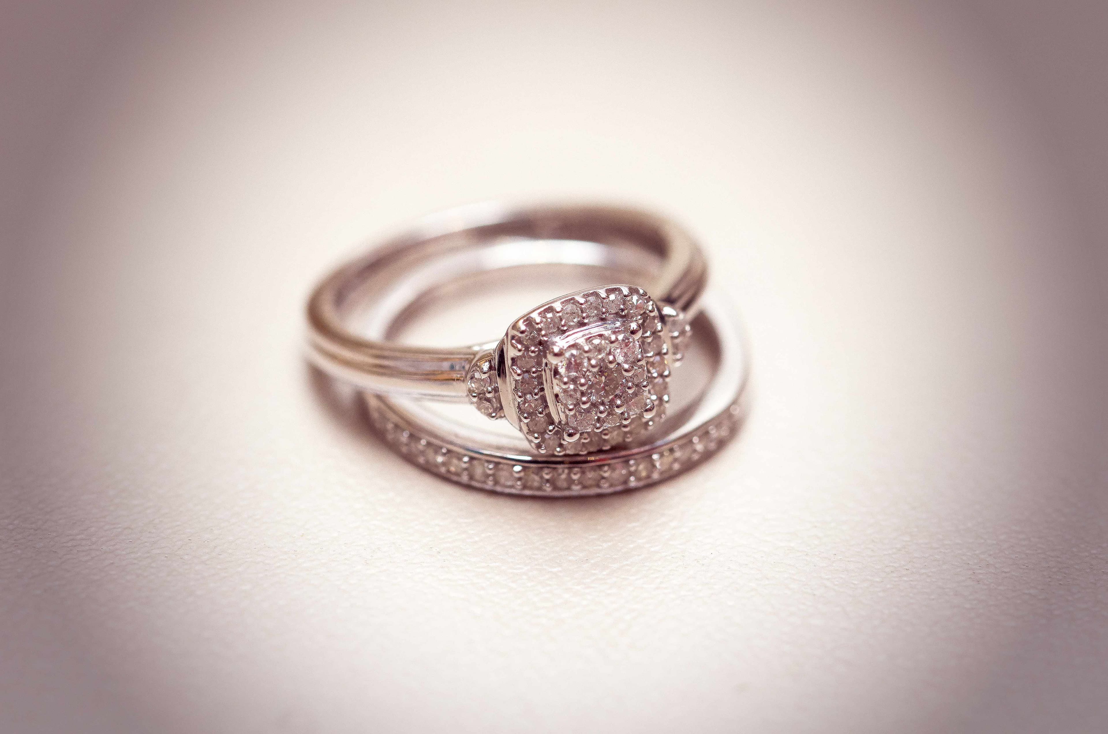 Interlocked wedding rings
